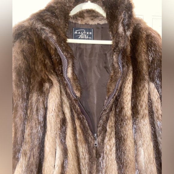 *REAL* beaver fur coat - Picture 3 of 13